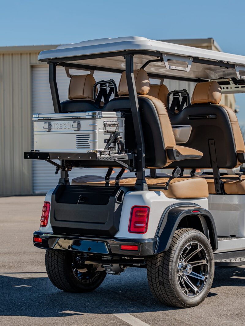 Conquest S40F rear view with optional cooler rack