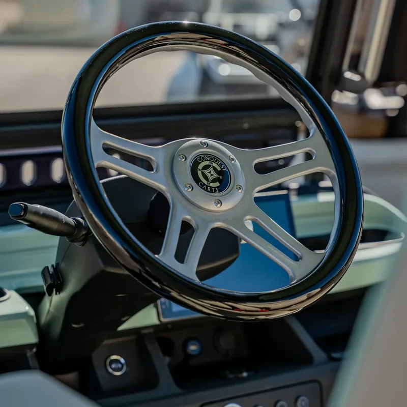 Conquest S20G steering wheel and dash